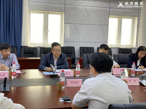 �人��������ְҵѧԺУ����ǰ��